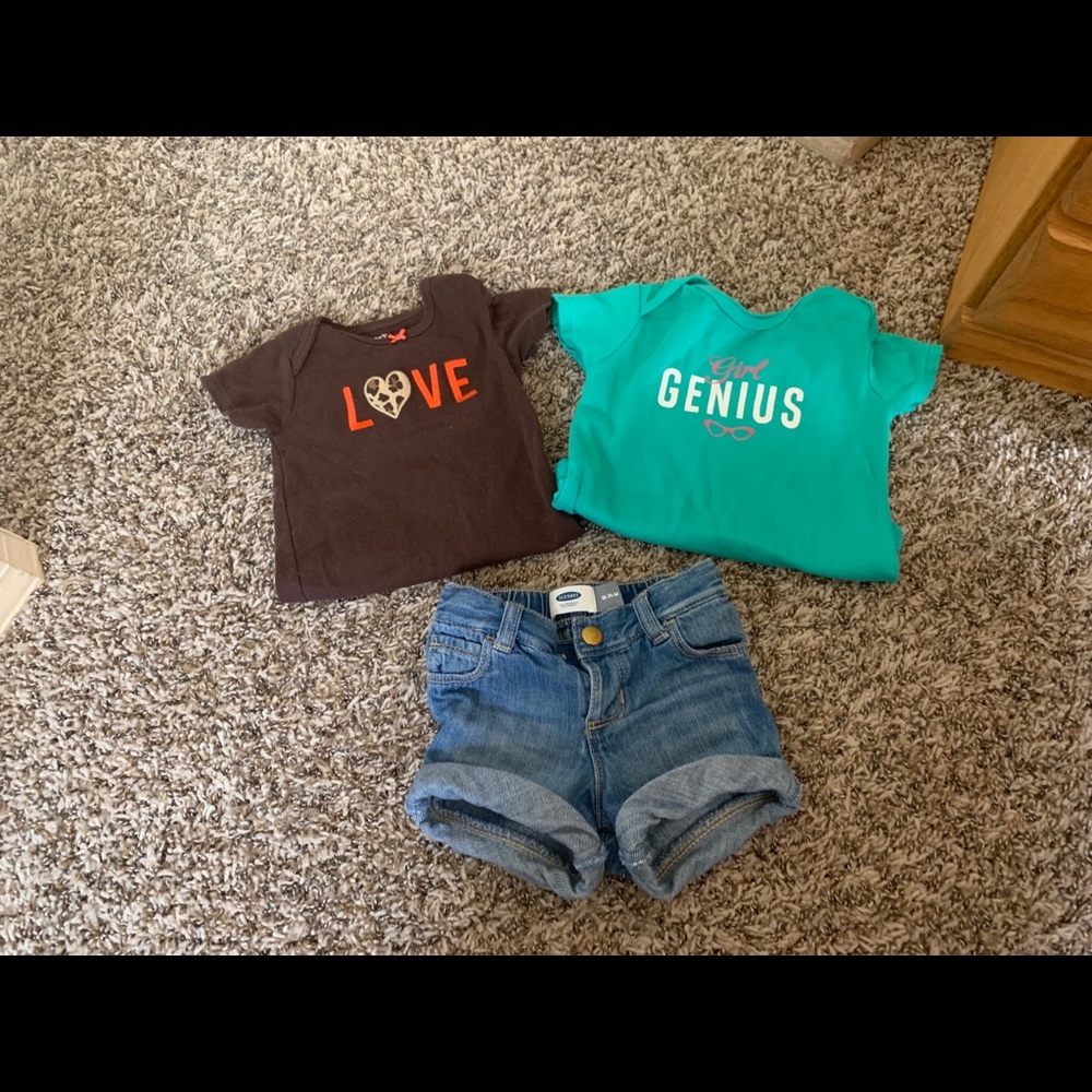 Old navy short & 2 Carter onesies perf condit